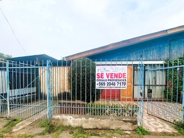 Casa en venta en Casa con Terreno, Cercana a Carretera Vespucio Norte. - 2 dormitorios, 1 baño