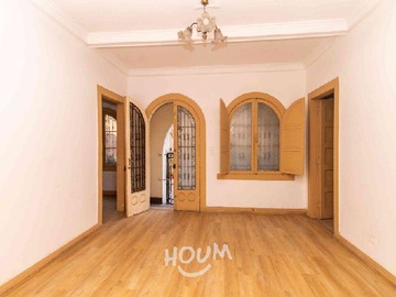 Casa en venta en Huérfanos, Santiago - 5 dormitorios, 4 baños