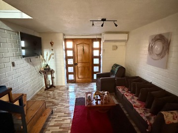 Casa en venta en Pasaje Don Juan de la Cerda, Puente Alto - 4 dormitorios, 2 baños
