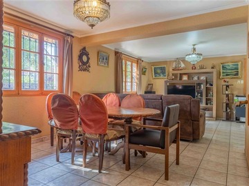 Casa en venta en Obispo orrego 840, Ñuñoa - 6 dormitorios, 3 baños