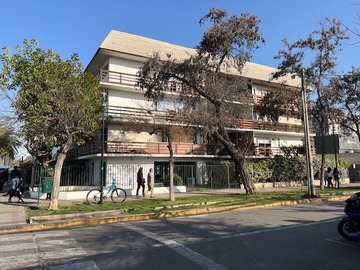 Departamento en venta en Avenida Italia, Providencia - 3 dormitorios, 1 baño