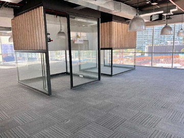 Oficina en arriendo mensual en Amplia Oficina en Edificio Corporativo (173841), Huechuraba
