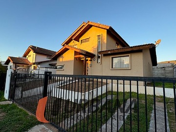Casa en arriendo mensual en Arriendo casa loteo la reserva de cerro grande, La Serena - 3 dormitorios, 3 baños