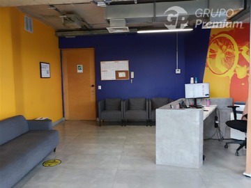 Oficina en venta en Los dominicos, Las Condes - 1 dormitorio, 2 baños