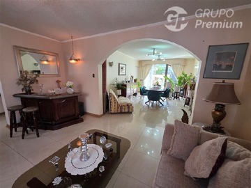 Casa en venta en 1 Oriente con 8 Norte, Viña del Mar - 8 dormitorios, 6 baños