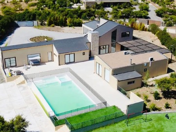 Casa en venta en Las Añañucas, Limache - 4 dormitorios, 5 baños