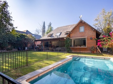 Casa en venta en Las pircas alvaro cassanova, Peñalolén - 5 dormitorios, 3 baños