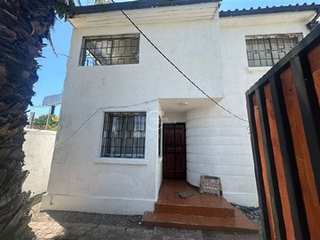 Casa en arriendo mensual en Enrique Matte / Panamericana / Salesianos, San Miguel - 7 dormitorios, 3 baños