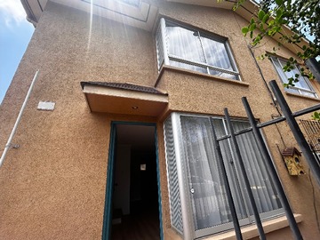Casa en venta en Amplia casa 2 pisos 3D, 2B,Estacionam (135740), Maipú - 3 dormitorios, 2 baños