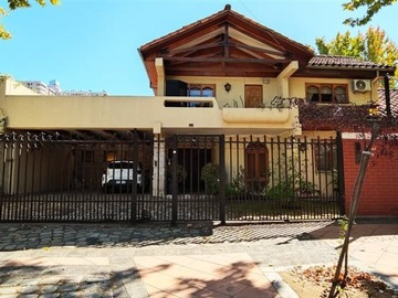 Casa en arriendo mensual en 4 oriente, Talca - 5 dormitorios, 3 baños