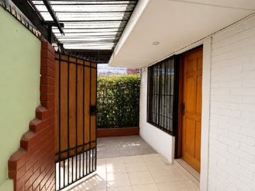 Casa en venta en Pasaje misquihue, Puente Alto - 3 dormitorios, 1 baño