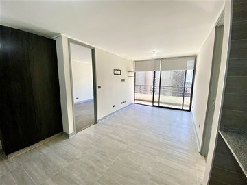 Departamento en venta en Estilo mariposa / Estacionamiento y bodega / Metro Irarrazaval, Santiago - 2 dormitorios, 2 baños
