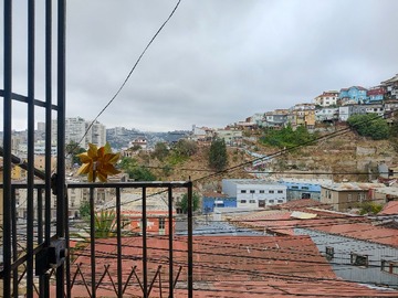 Casa en venta en Pasaje La Paz 41, Valparaíso - 3 dormitorios, 1 baño