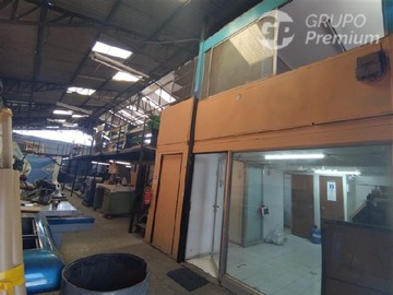 Terreno Industrial en arriendo mensual en AV, Dorsal \ Av. Fermín Vivaceta - Se arrienda galpón industrial UF 50., Independencia - 3 baños