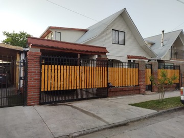 Casa en venta en Venta de Amplia Casa en Sector Residencial Consolidado Teno - 4 dormitorios, 2 baños