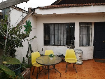 Casa en venta en Las codornices, Macul - 4 dormitorios, 2 baños