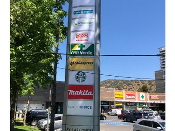 Local Comercial en arriendo mensual en Avenida Las Condes 12340, Lo Barnechea, Santiago Metropolitan Region 7630000, Chile, Las Condes