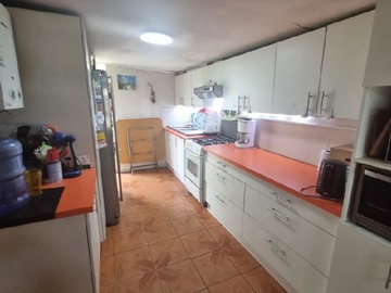 Casa en venta en Cercano a metro las parcelas, Maipú - 3 dormitorios, 1 baño