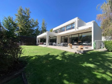 Casa en venta en Lo Barnechea, Lo Barnechea - 6 dormitorios, 4 baños