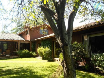 Casa en venta en Camino el alba mirasol, Las Condes - 4 dormitorios, 2 baños