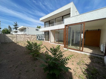 Casa en venta en Oportunidad // Condominio // Colegios (132178), La Reina - 3 dormitorios, 3 baños