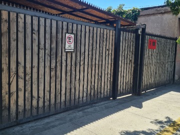 Casa en venta en Bolivia 1360, San Ramón, Región Metropolitana de Santiago 8860000, Chile, La Cisterna - 4 dormitorios, 2 baños