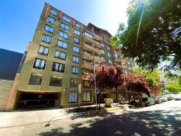 Departamento en venta en Estacionamiento y Bodega / Gorbea, Santiago - 3 dormitorios, 2 baños