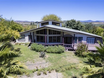 Casa en venta en Fundo el peral, Talca - 6 dormitorios, 3 baños