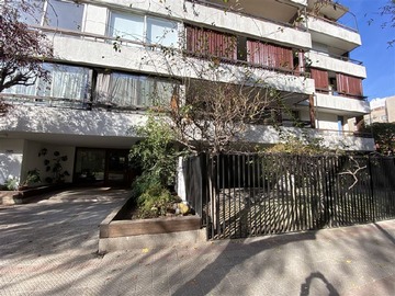 Departamento en venta en Amplio y luminoso / Plaza Las Lilas / Sin Deuda /2 Estacionamientos, Providencia - 4 dormitorios, 3 baños