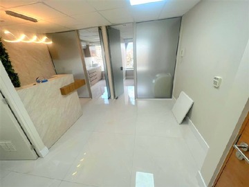 Oficina en venta en Cerro El Plomo / Parque Araucano, Las Condes - 2 dormitorios, 1 baño