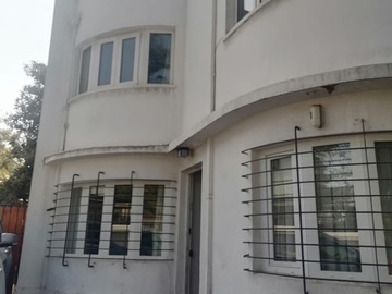 Casa en venta en Crescente errazuriz con monseñor eyzaguirre, Ñuñoa - 4 dormitorios, 2 baños