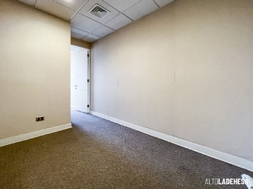 Oficina en arriendo mensual en Estoril, Av. Las Condes, Las Condes - 1 dormitorio, 1 baño