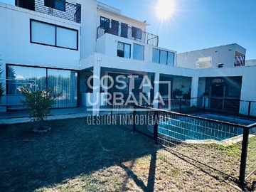 Casa en venta en Laguna de Curauma, Valparaíso - 6 dormitorios, 6 baños