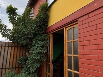 Casa en venta en Casa de 2 pisos en sector centrico de curacaví, Curacaví - 2 dormitorios, 1 baño