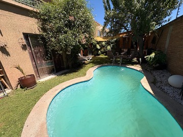 Casa en venta en Avenida Alcalde José Luis Infante 800, Maipú - 5 dormitorios, 3 baños