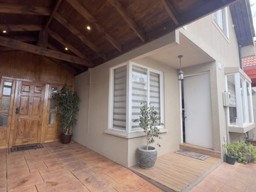 Casa en venta en Alcalde josé del valle sur con el algarrobal, Peñaflor - 3 dormitorios, 3 baños