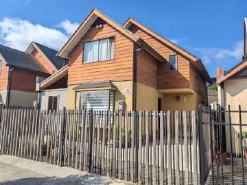 Casa en venta en Venta casa condominio brisas de curauma, Valparaíso - 3 dormitorios, 3 baños
