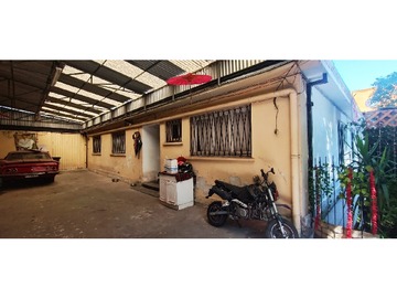 Bodega en venta en Aldunate, Santiago - 4 dormitorios, 4 baños