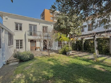 Casa en venta en Barrio italia, Providencia - 4 dormitorios, 4 baños
