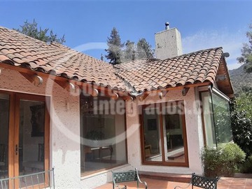 Casa en venta en Condominio Los Quillayes, Lo Barnechea - 7 dormitorios, 5 baños