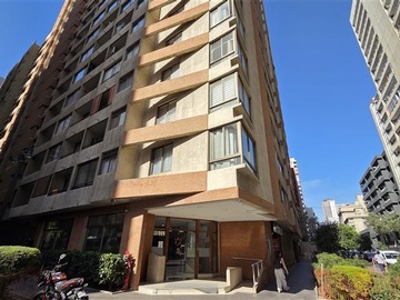 Departamento en venta en Lord Cochrane / Eleuterio Ramirez / Metro Moneda, Santiago - 1 dormitorio, 1 baño