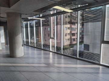Oficina en venta en Camino el alba, Las Condes - 2 baños