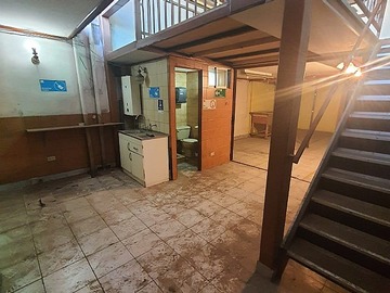 Bodega en arriendo mensual en Se arrienda casa con amplia y equipada bodega ideal negocios, Santiago - 2 dormitorios, 2 baños