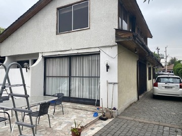 Casa en venta en Esteban del orto, Las Condes - 5 dormitorios, 3 baños