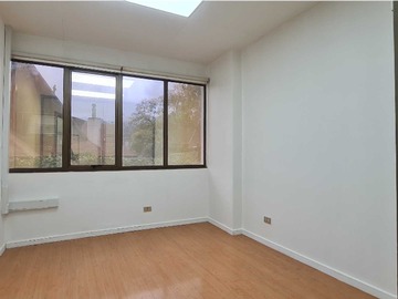 Oficina en arriendo mensual en Oficina en Vitacura, consulta Medica. (114330), Vitacura - 1 dormitorio, 1 baño