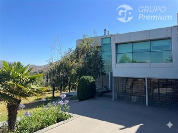 Casa en venta en A minutos de Rio Clarillo, puente San Vicente., Pirque - 5 dormitorios, 4 baños