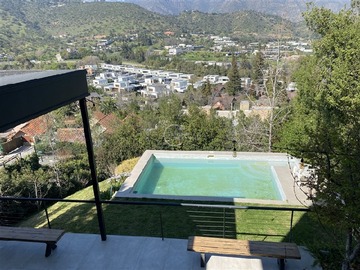 Casa en venta en Camino del Sol/ Camino del Altar, Lo Barnechea - 4 dormitorios, 4 baños
