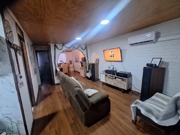 Casa en venta en Violeta Parra , La Pintana, La Pintana - 2 dormitorios, 1 baño