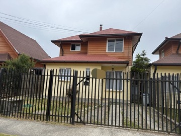 Casa en venta en Los pimientos, santuario de la laguna, Puerto Montt - 3 dormitorios, 2 baños