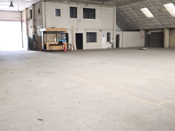Bodega en arriendo mensual en Avenida el salto, recoleta Santiago, Santiago - 6 baños